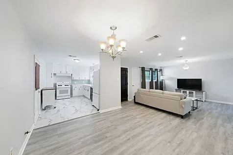 614 Gilpin Street Houston TX 77034