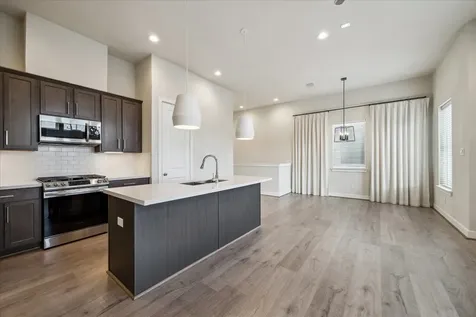 728 Carriage Knolls Drive Houston TX 77008