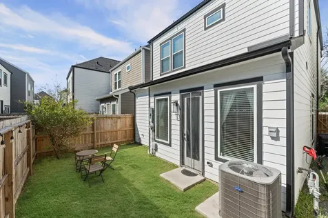 8422 Berry Green Lane Houston TX 77022