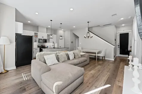 8422 Berry Green Lane Houston TX 77022