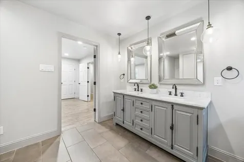 10602 Del Monte Drive Houston TX 77042