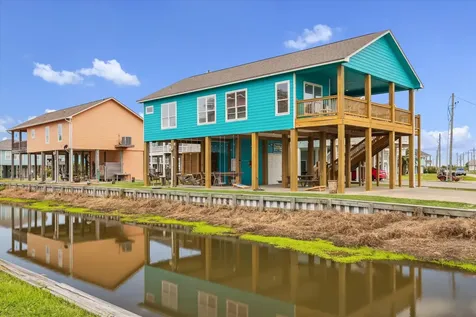 923 Tidelands Drive Crystal Beach TX 77650