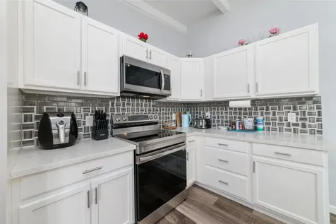 196 Barracuda Street Bayou Vista TX 77563