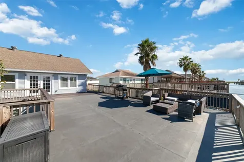 196 Barracuda Street Bayou Vista TX 77563