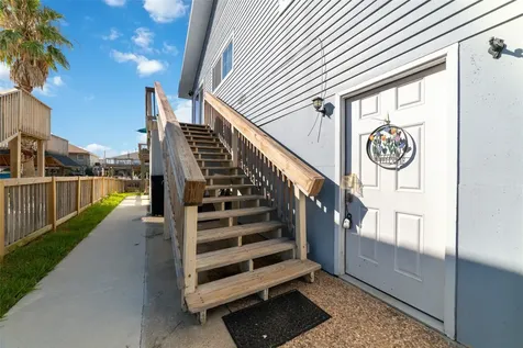 196 Barracuda Street Bayou Vista TX 77563