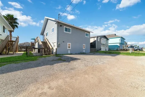 196 Barracuda Street Bayou Vista TX 77563