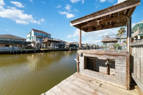 196 Barracuda Street Bayou Vista TX 77563