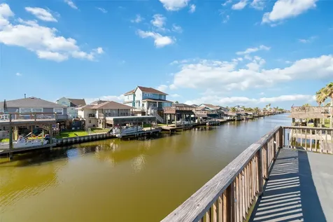 196 Barracuda Street Bayou Vista TX 77563