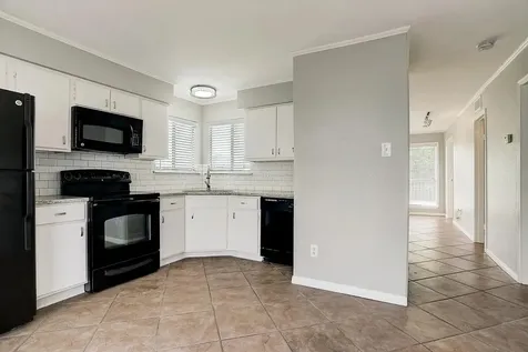 18617 Egret Bay Boulevard 1001 Webster TX 77058