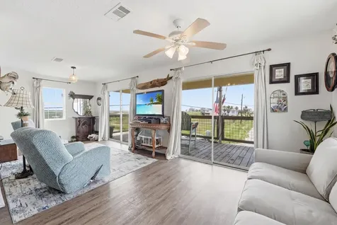 4014 6th Street Galveston TX 77554