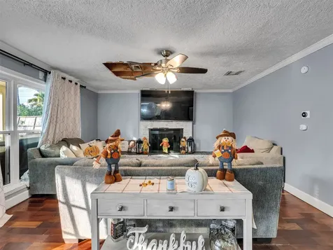 925 N Amy Drive Deer Park TX 77536