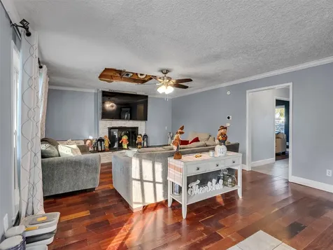 925 N Amy Drive Deer Park TX 77536