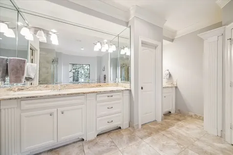 24 Hackberry Lane B Houston TX 77027