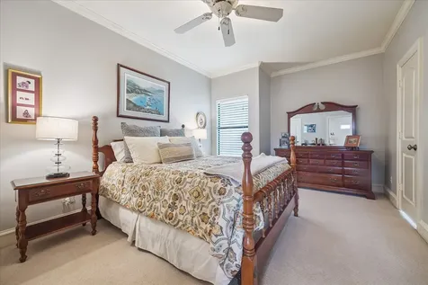 24 Hackberry Lane B Houston TX 77027