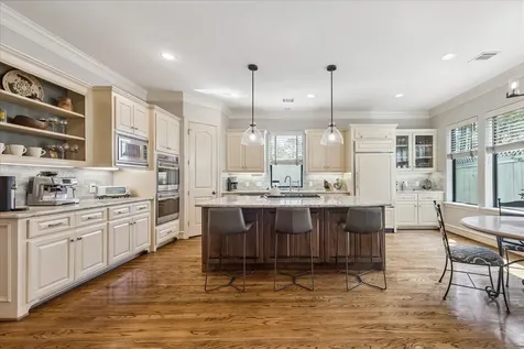 24 Hackberry Lane B Houston TX 77027