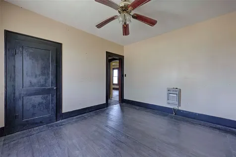 820 W Fairwinds Street Hallettsville TX 77964