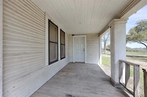 820 W Fairwinds Street Hallettsville TX 77964