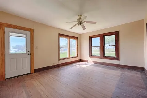 820 W Fairwinds Street Hallettsville TX 77964