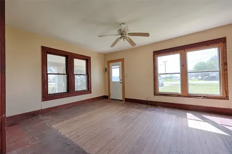 820 W Fairwinds Street Hallettsville TX 77964