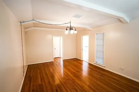 5235 Beechnut Street Houston TX 77096