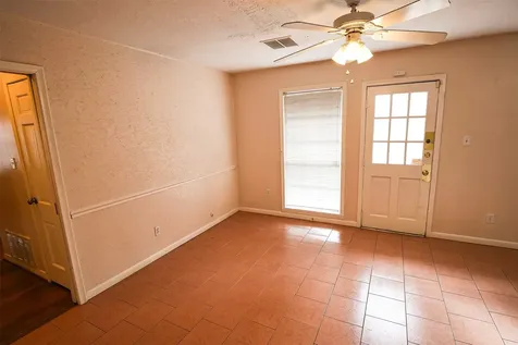 5235 Beechnut Street Houston TX 77096
