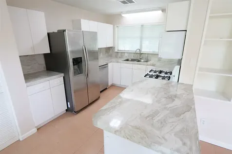 5235 Beechnut Street Houston TX 77096