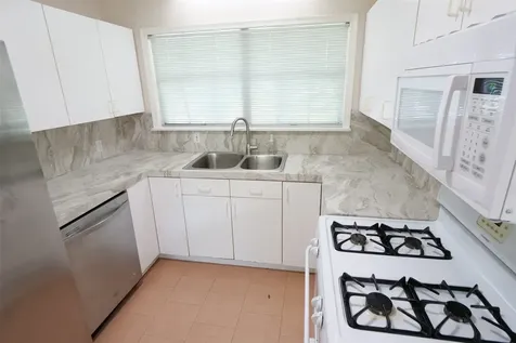 5235 Beechnut Street Houston TX 77096