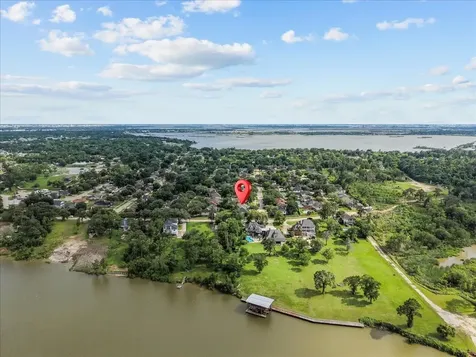 514 Welford Lane Highlands TX 77562