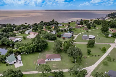 20 Coolcrest Drive Point Blank TX 77364