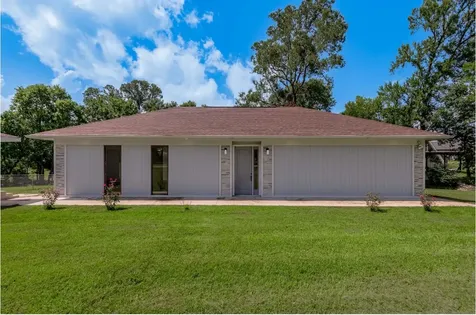 20 Coolcrest Drive Point Blank TX 77364
