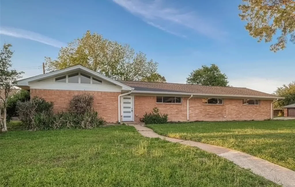 4800 Country Club View Baytown TX 77521