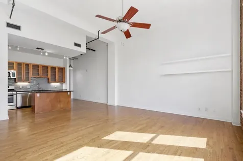 915 Franklin Street 2i Houston TX 77002