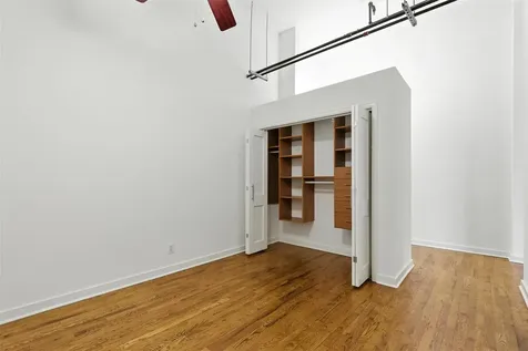 915 Franklin Street 2i Houston TX 77002
