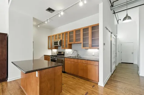 915 Franklin Street 2i Houston TX 77002