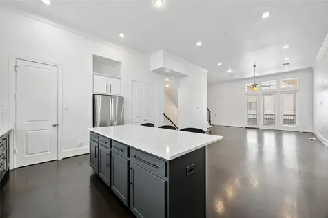 1104 Thompson Street Houston TX 77007