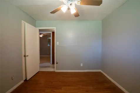 1938 Barnsley Lane Houston TX 77088