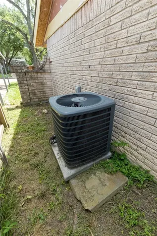 1938 Barnsley Lane Houston TX 77088