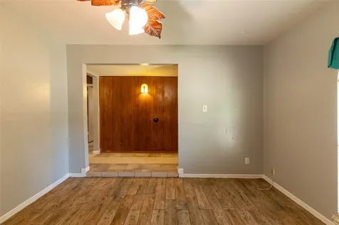 1938 Barnsley Lane Houston TX 77088