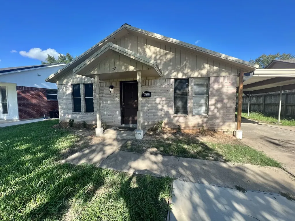 2521 Pearland Avenue Pearland TX 77581