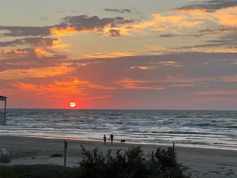 4230 Pirates Drive Galveston TX 77554