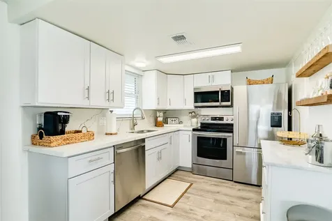 4230 Pirates Drive Galveston TX 77554