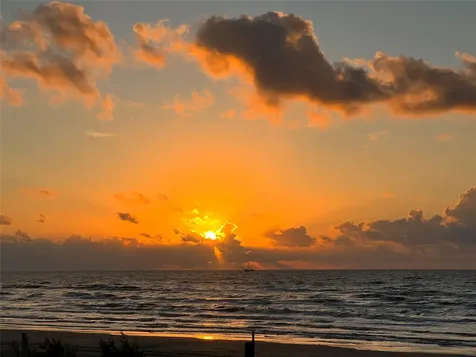 4230 Pirates Drive Galveston TX 77554