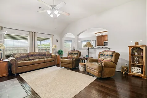 195 Midtown Park Drive Alvin TX 77511