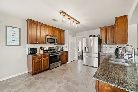 195 Midtown Park Drive Alvin TX 77511