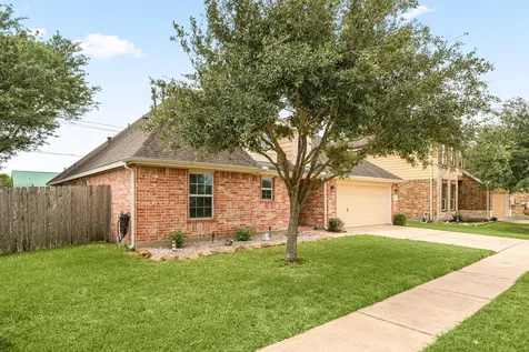 195 Midtown Park Drive Alvin TX 77511