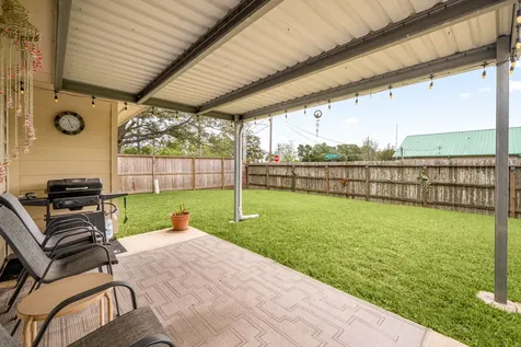 195 Midtown Park Drive Alvin TX 77511