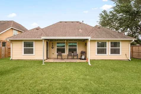 195 Midtown Park Drive Alvin TX 77511