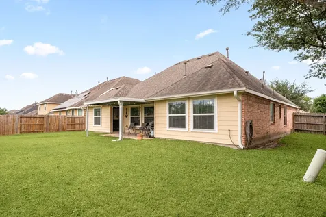195 Midtown Park Drive Alvin TX 77511