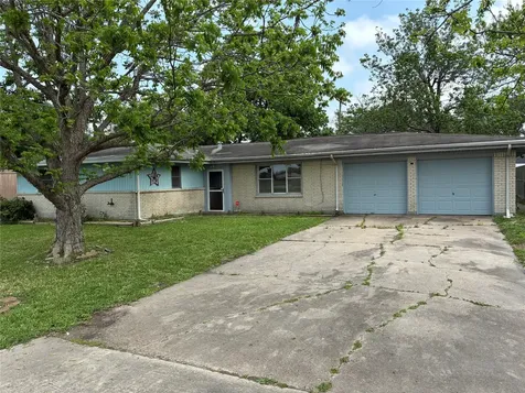 1133 25th Avenue N Texas City TX 77590