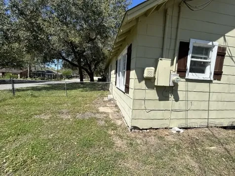 400 N Stevenson Street Eagle Lake TX 77434